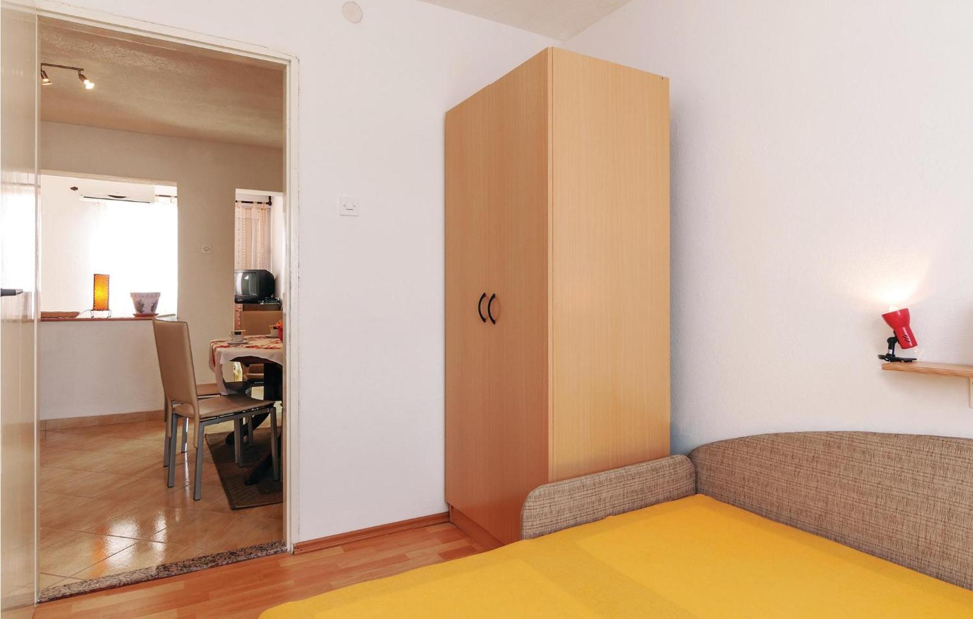 Beautiful Apartment In Vir With Wifi Exteriör bild
